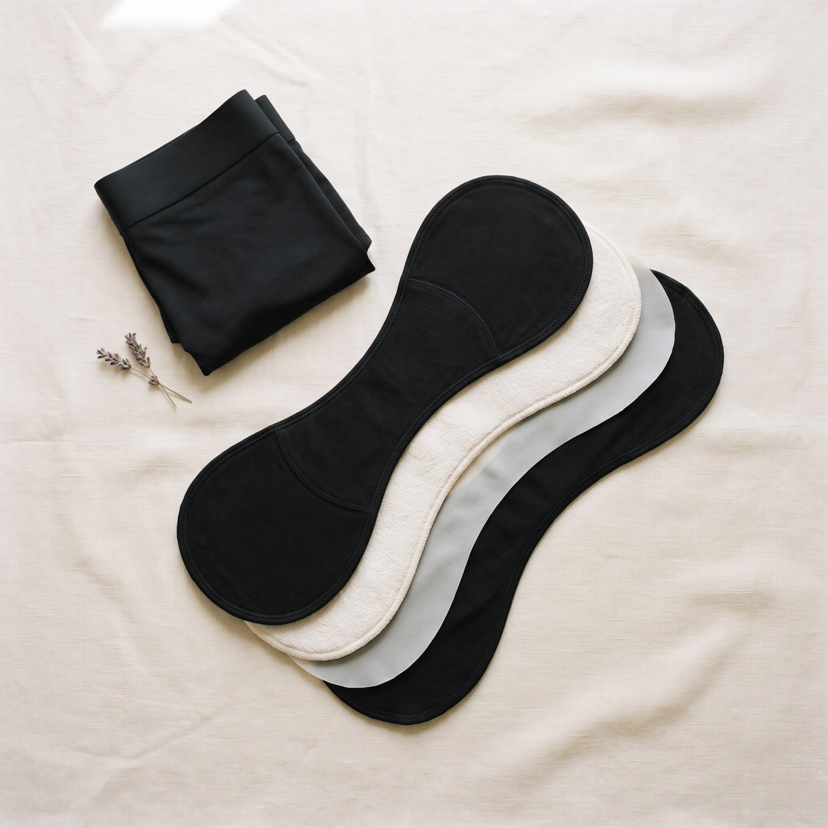 Zona assorbente dello slip LEIDRY™ Giorno: 7 strati davanti e dietro, da 100 a 150 ml; lo strato sopra resta asciutto