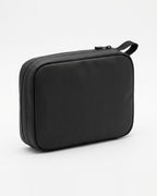 Pochette da viaggio impermeabile LEIDRY™ nera con zip, su fondo bianco